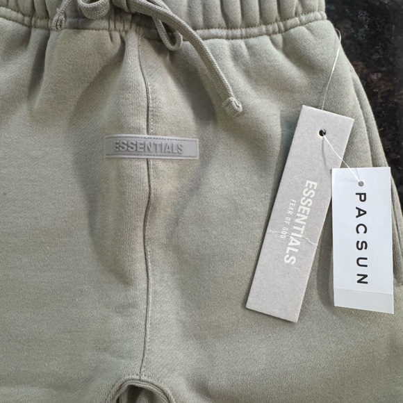Fear of God Essentials Kids Sweatpants Pistachio Size 6/7 Small - Picture 2 of 7